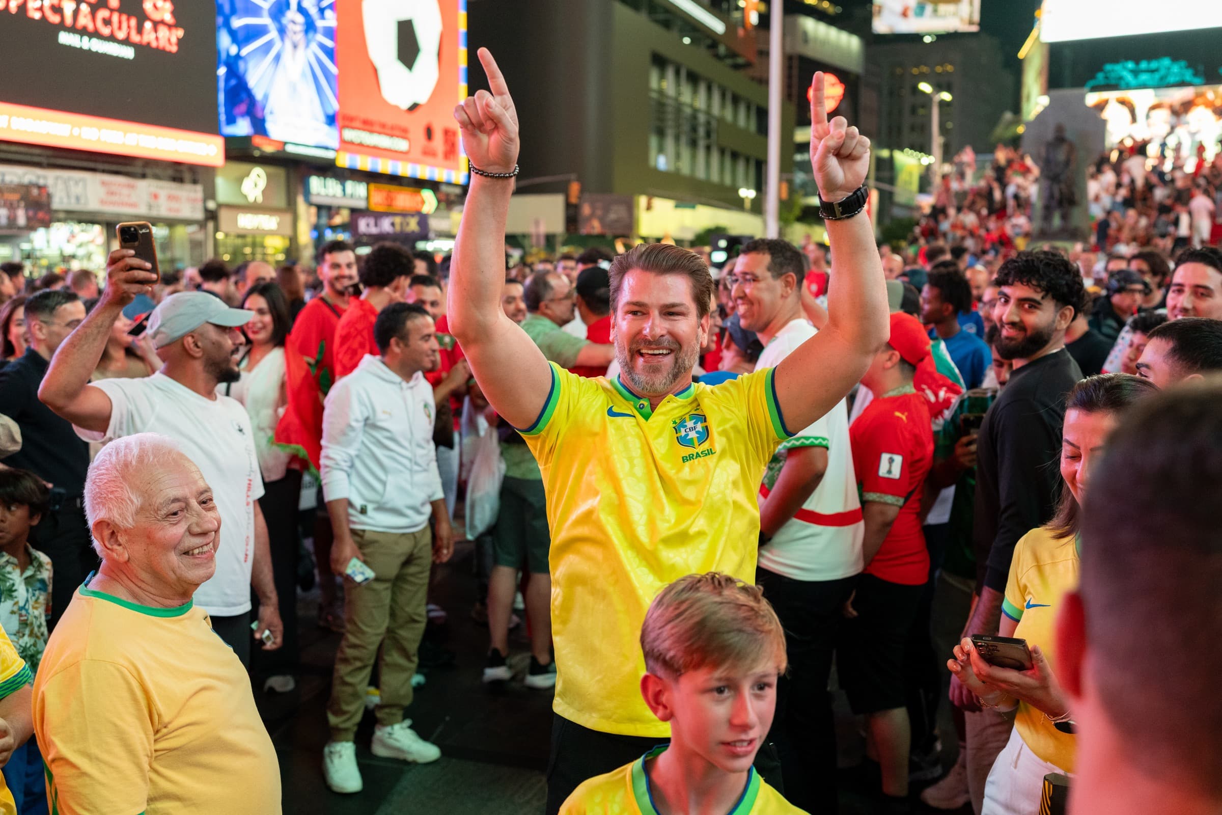 CIMED · FIFA World Cup, Times Square · frame 12