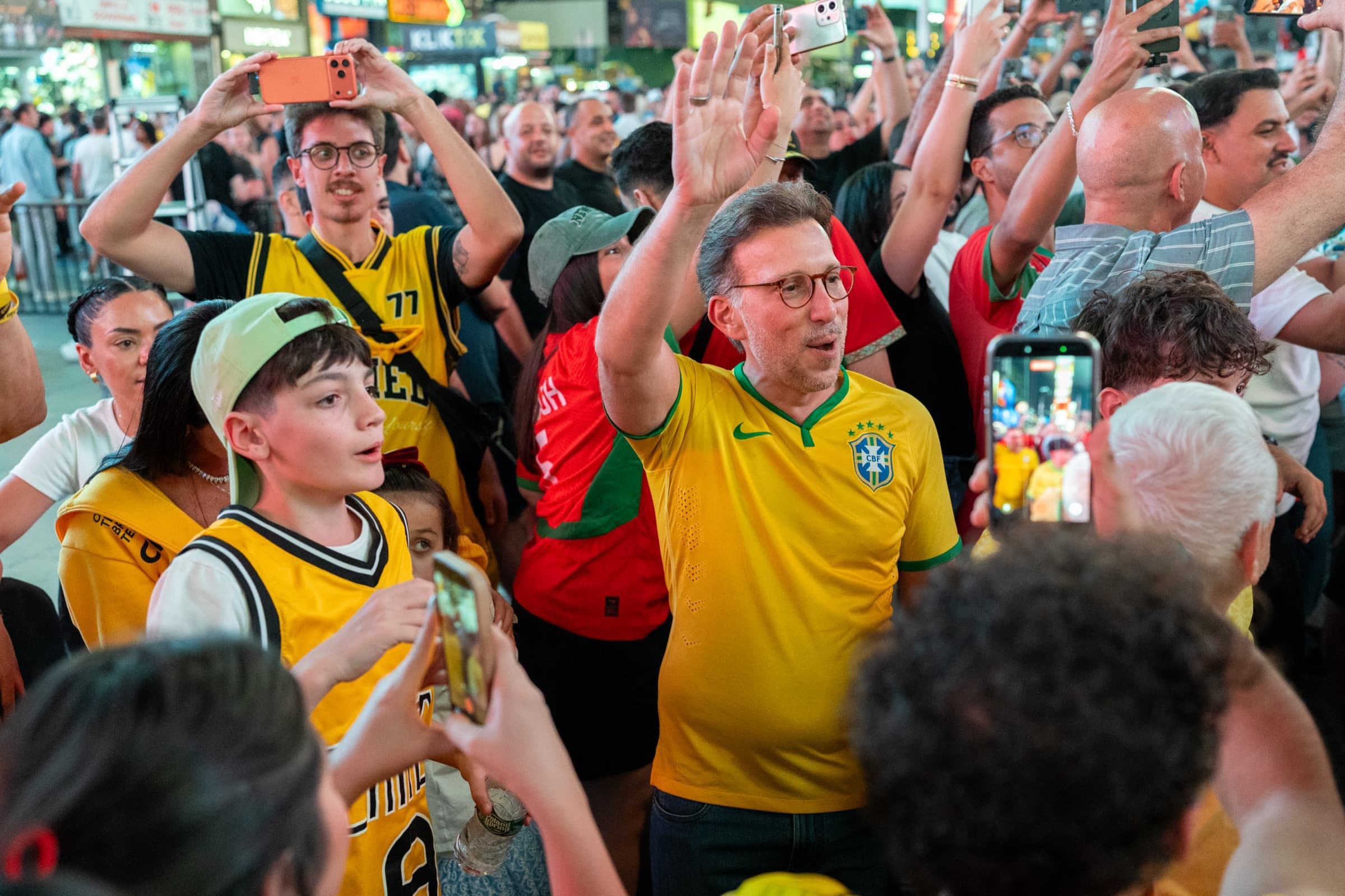 CIMED · FIFA World Cup, Times Square · frame 15