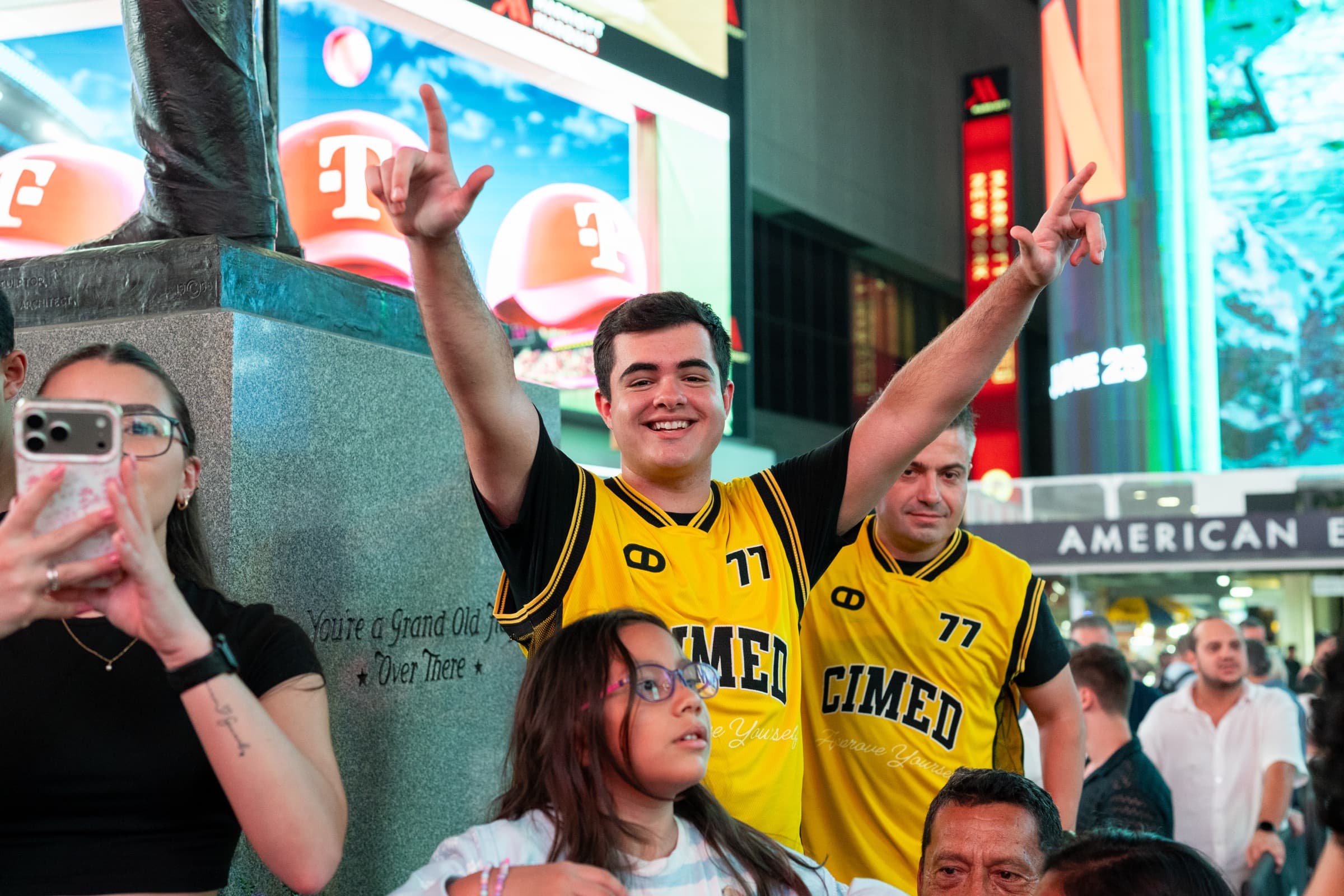 CIMED · FIFA World Cup, Times Square · frame 18