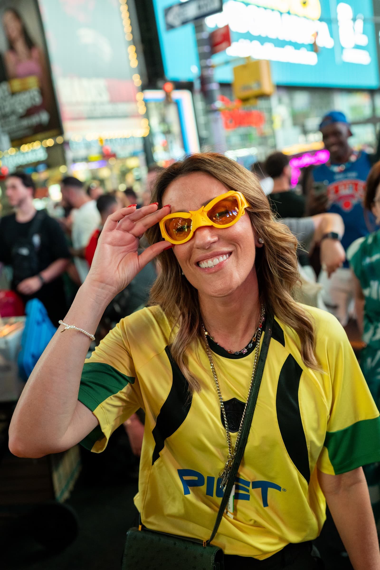 CIMED · FIFA World Cup, Times Square · frame 20