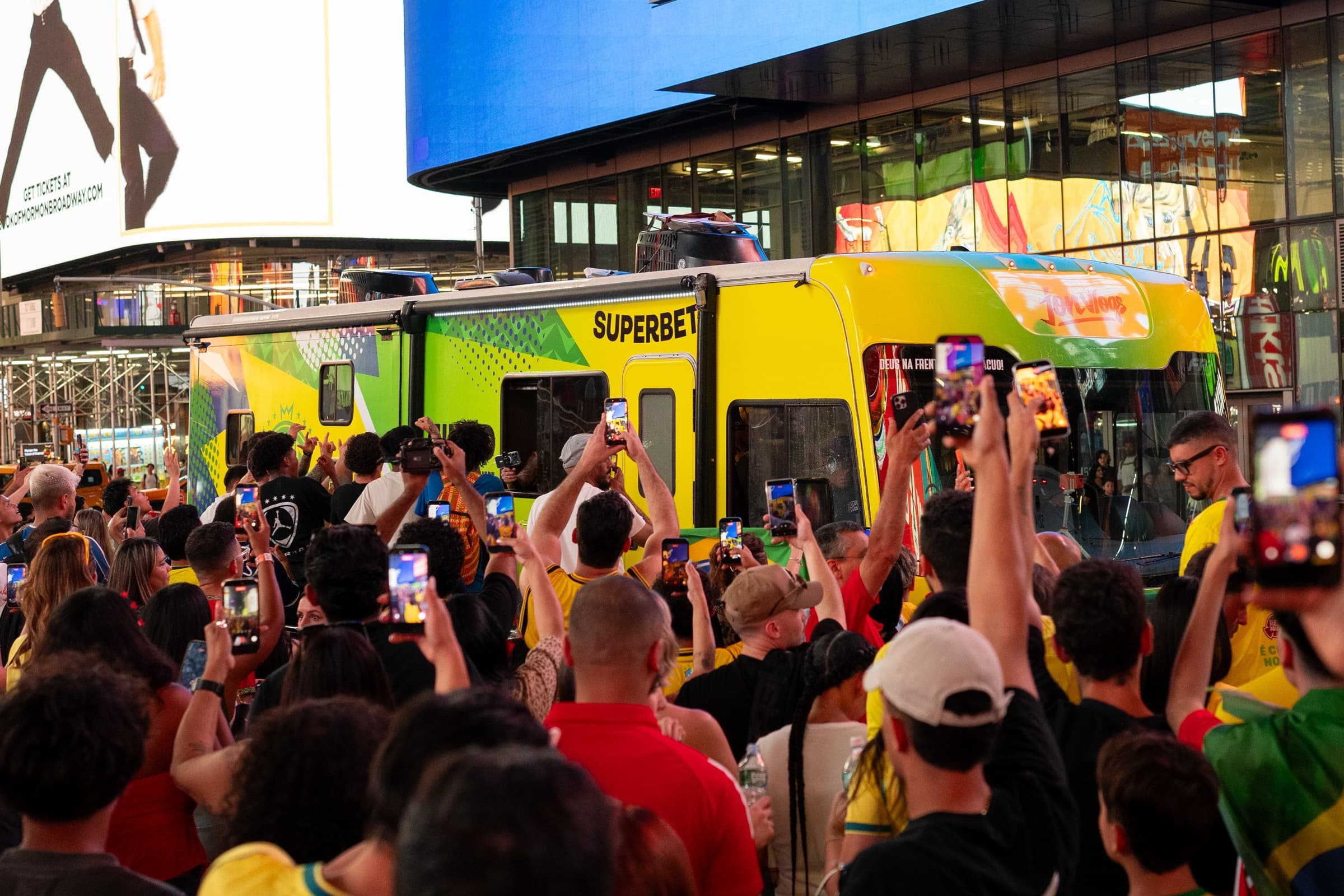CIMED · FIFA World Cup, Times Square · frame 26