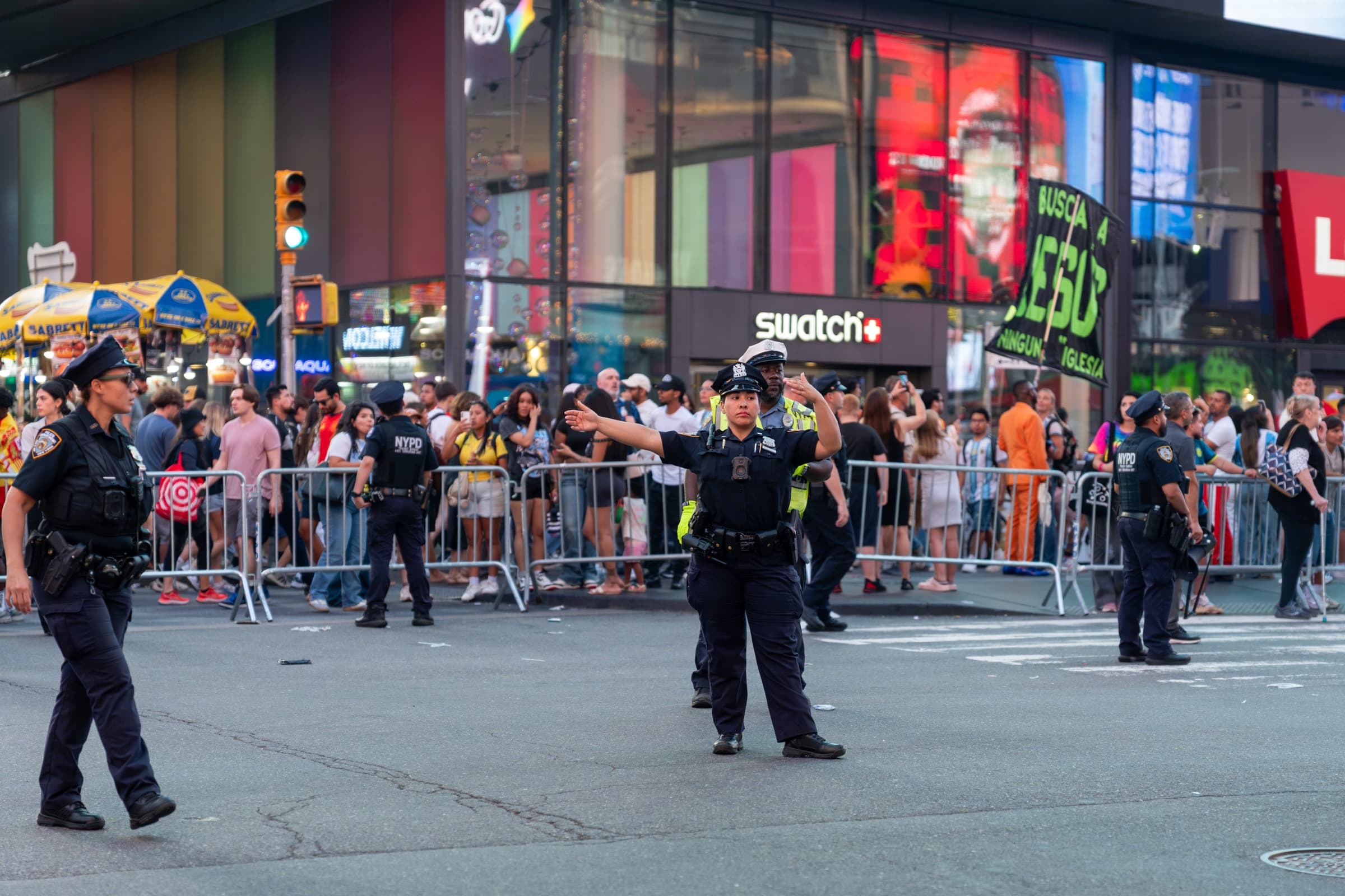 Spain Champions, Times Square · frame 03