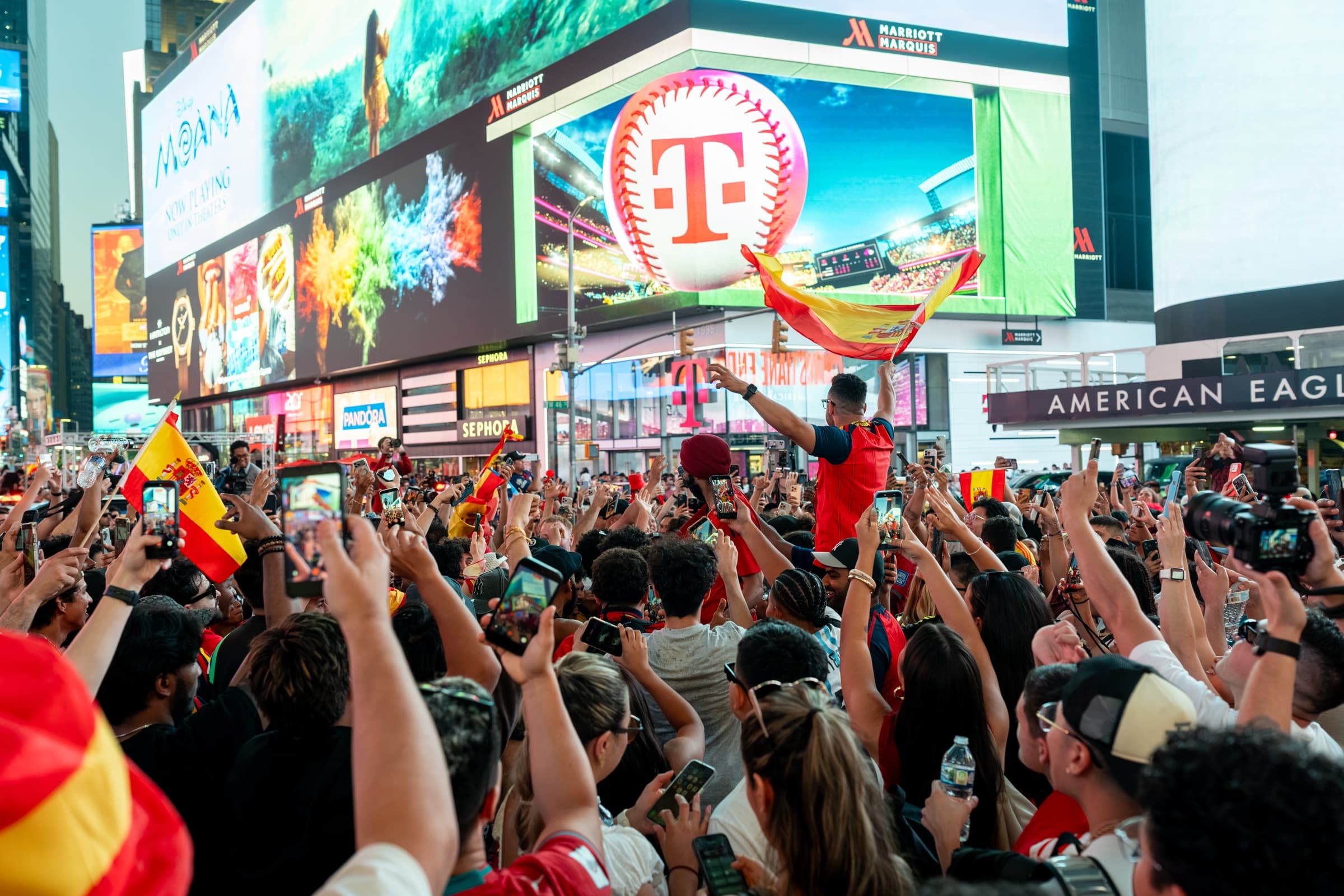 Spain Champions, Times Square · frame 11