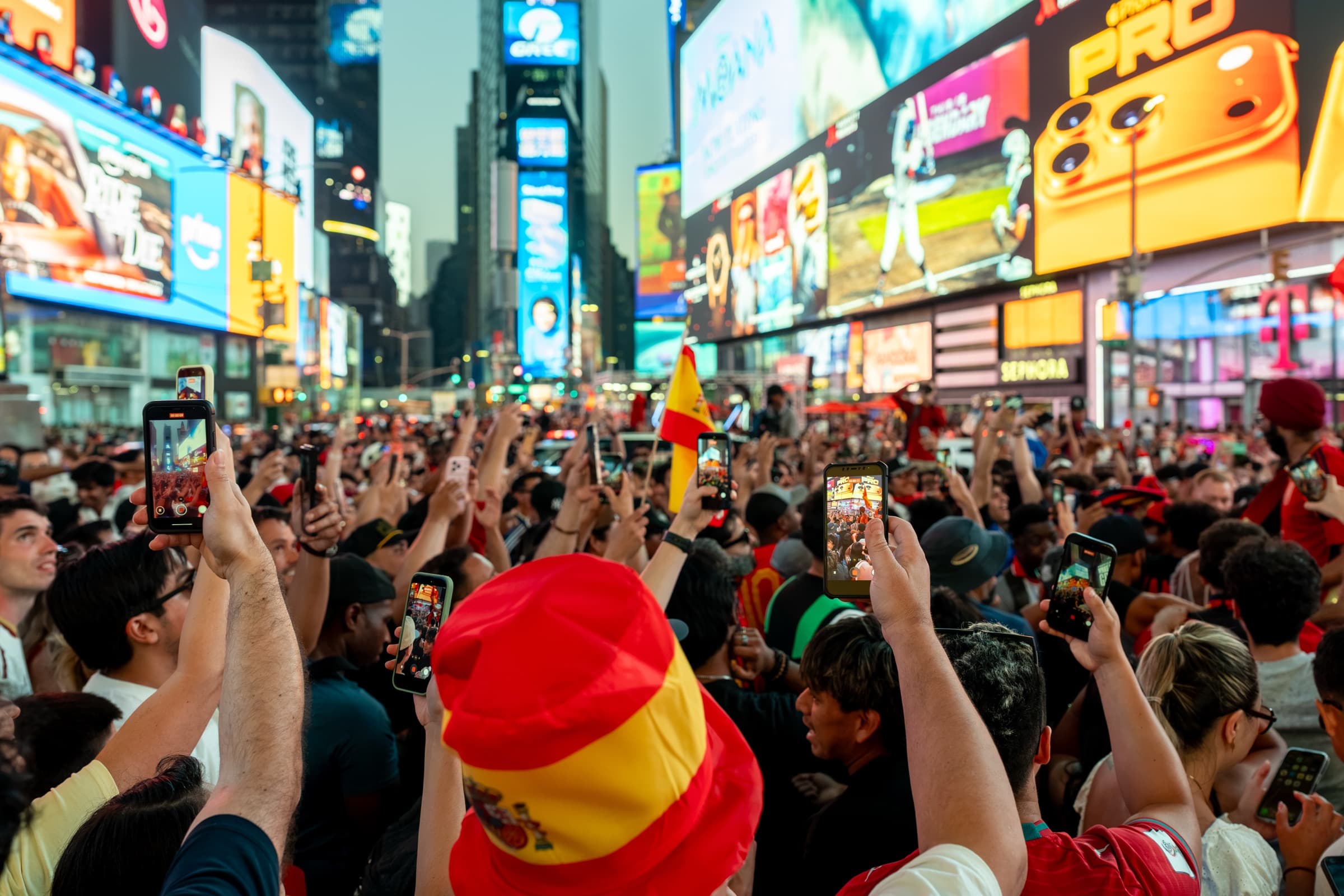 Spain Champions, Times Square · frame 14