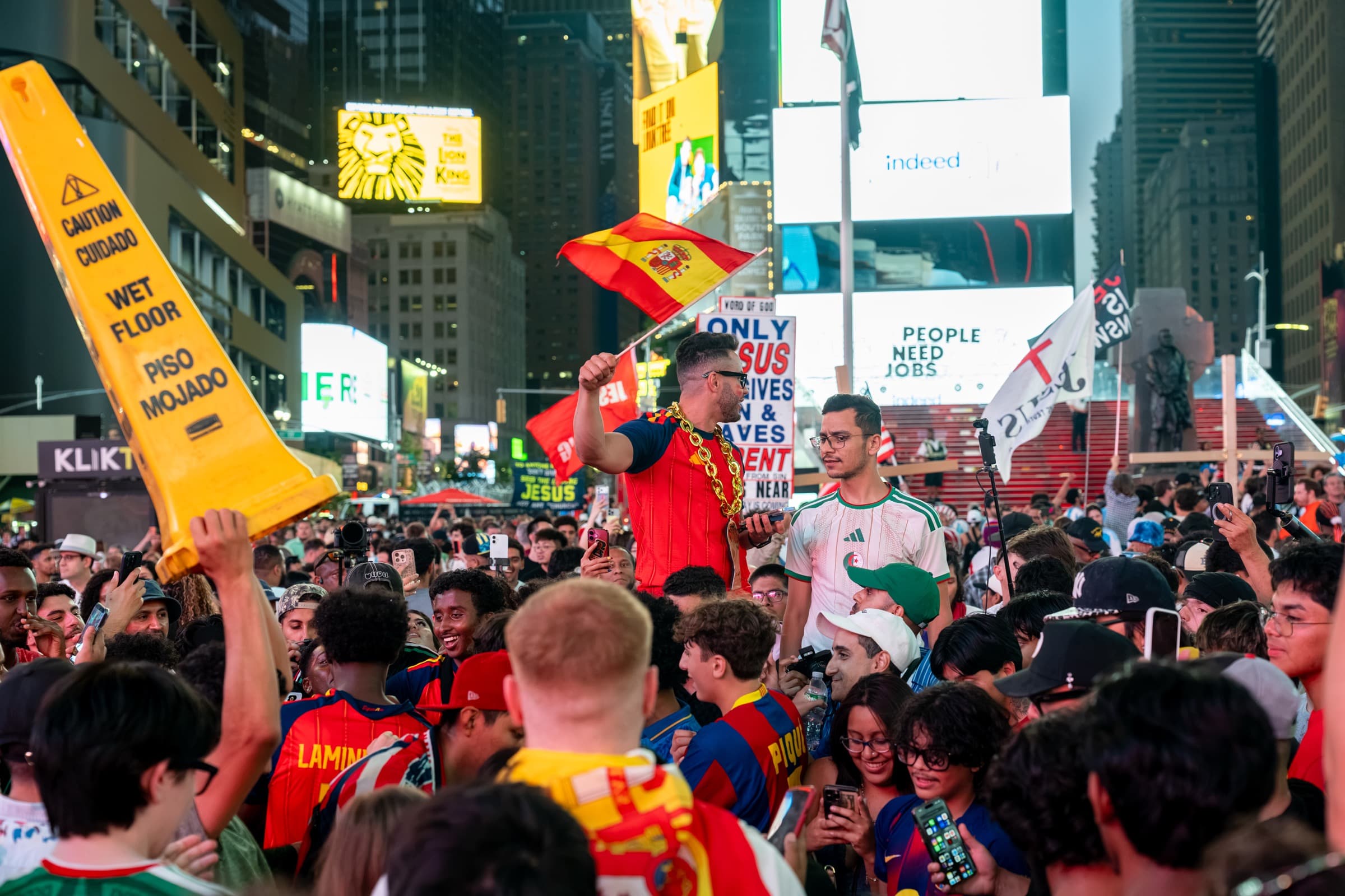 Spain Champions, Times Square · frame 18
